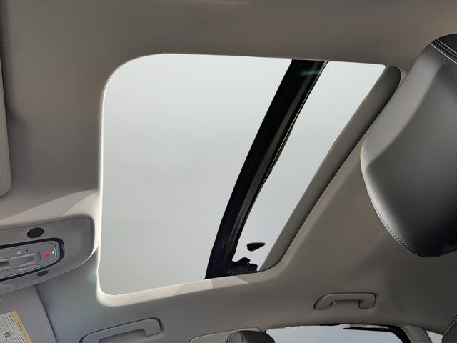 Audi A6 Vehicle Full-screen Gallery Image 16