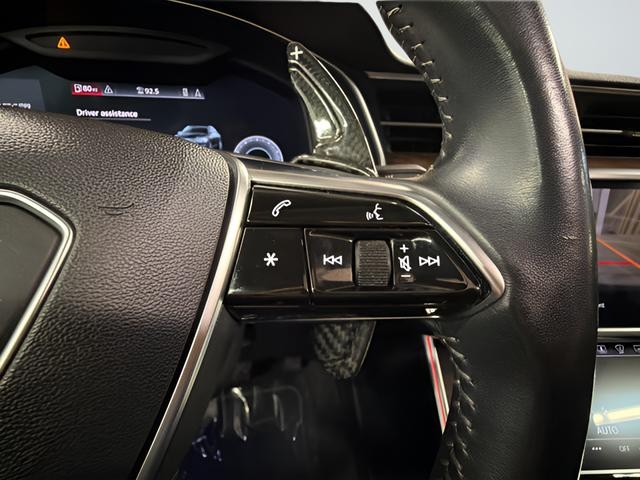 Audi A6 Vehicle Full-screen Gallery Image 19
