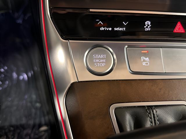 Audi A6 Vehicle Full-screen Gallery Image 20