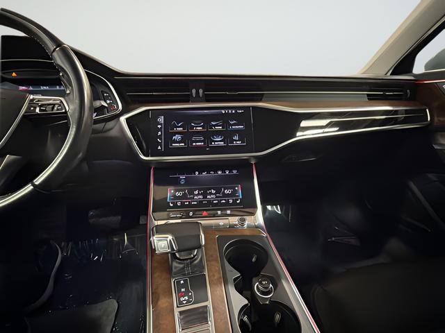 Audi A6 Vehicle Full-screen Gallery Image 23