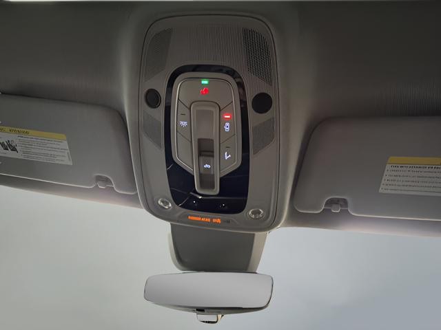 Audi A6 Vehicle Full-screen Gallery Image 26