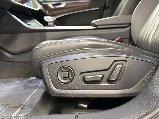 Audi A6 Vehicle Full-screen Gallery Image 31