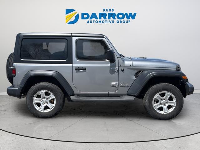 Jeep Wrangler Vehicle Full-screen Gallery Image 17