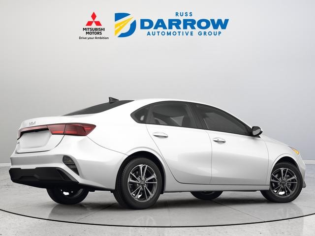 Kia Forte Vehicle Full-screen Gallery Image 05