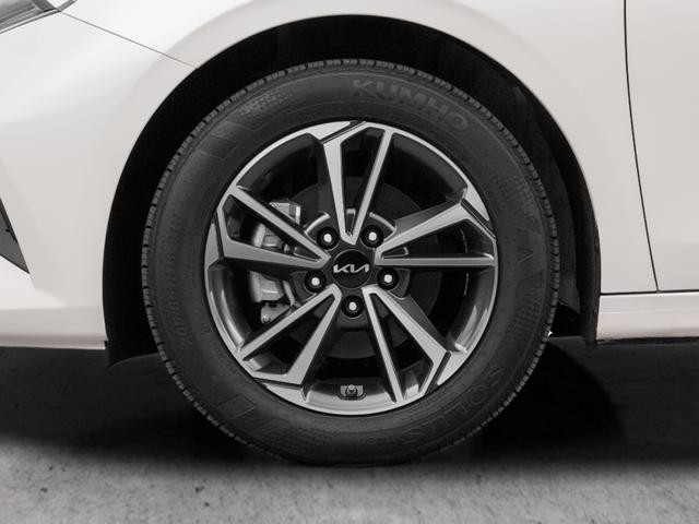 Kia Forte Vehicle Full-screen Gallery Image 14