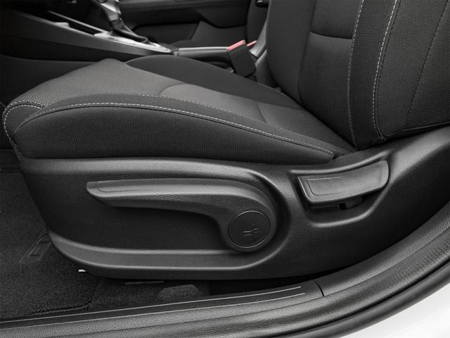 Kia Forte Vehicle Full-screen Gallery Image 28