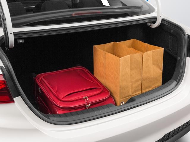 Kia Forte Vehicle Full-screen Gallery Image 34