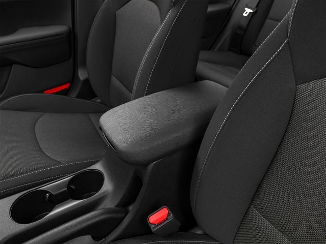 Kia Forte Vehicle Full-screen Gallery Image 41