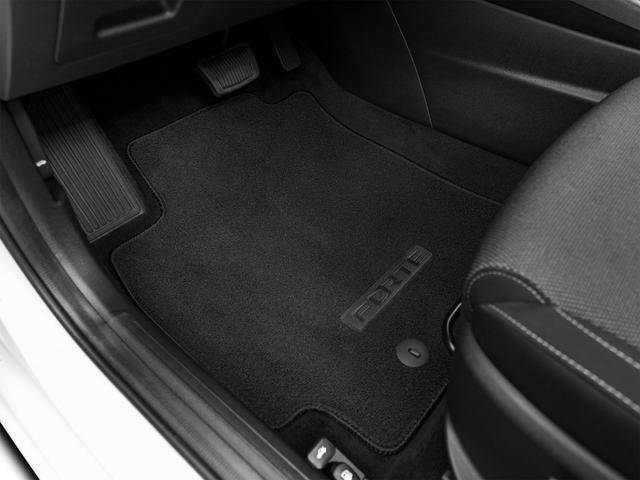 Kia Forte Vehicle Full-screen Gallery Image 42
