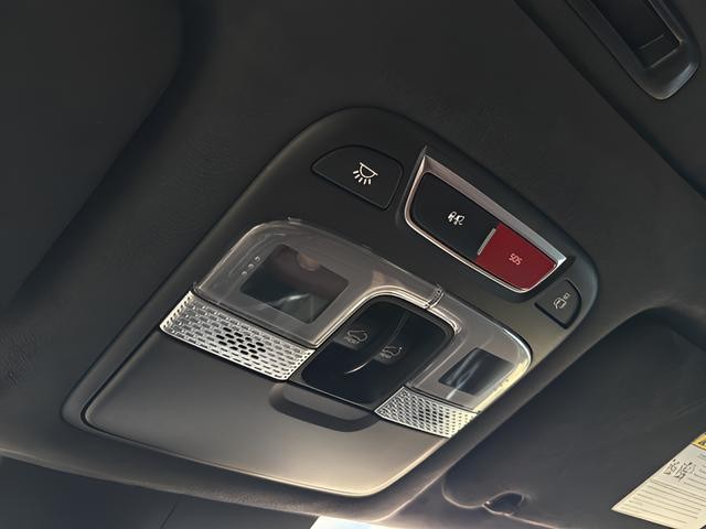 Kia Telluride Vehicle Full-screen Gallery Image 12