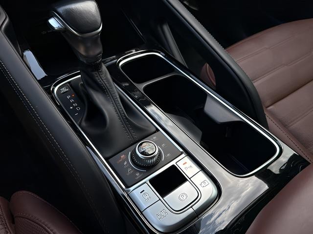 Kia Telluride Vehicle Full-screen Gallery Image 18