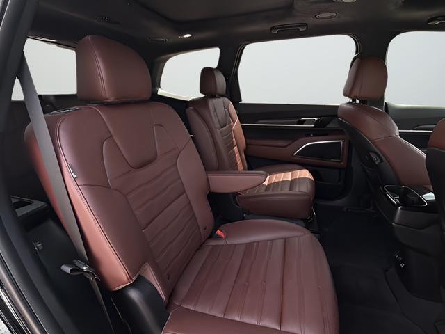 Kia Telluride Vehicle Full-screen Gallery Image 21
