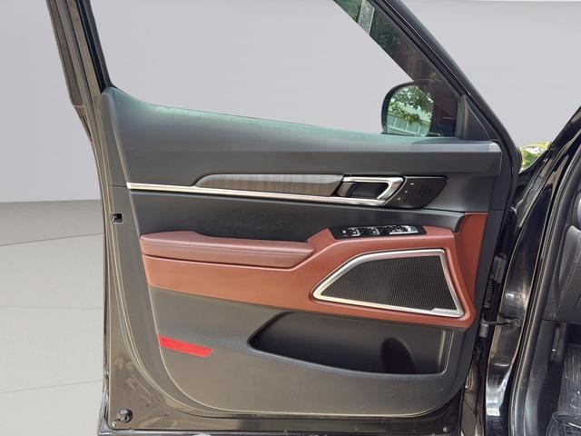 Kia Telluride Vehicle Full-screen Gallery Image 24