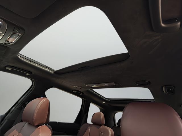 Kia Telluride Vehicle Full-screen Gallery Image 26