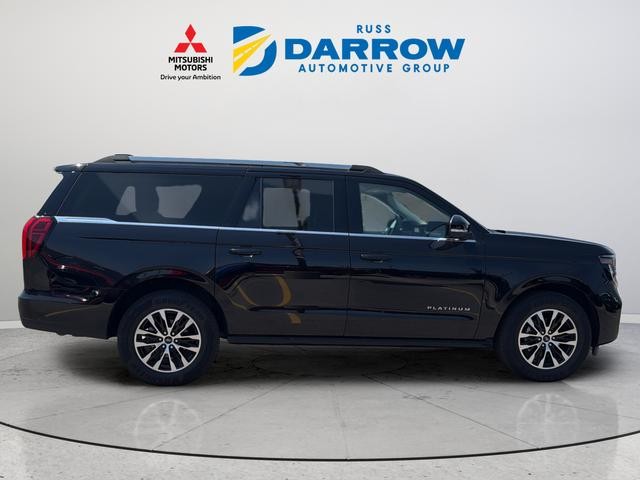 Ford Expedition Max Vehicle Full-screen Gallery Image 06