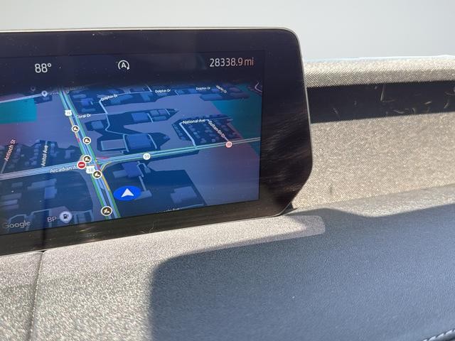 Ford Expedition Max Vehicle Full-screen Gallery Image 12