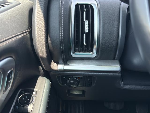 Ford Expedition Max Vehicle Full-screen Gallery Image 27