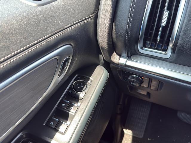 Ford Expedition Max Vehicle Full-screen Gallery Image 31