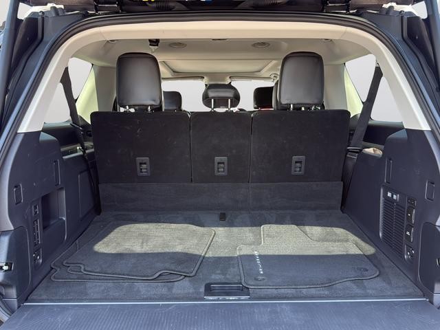 Ford Expedition Max Vehicle Full-screen Gallery Image 34