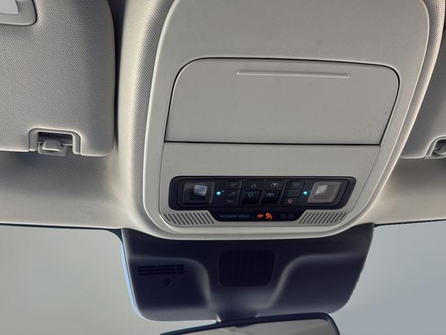 Ford Expedition Max Vehicle Full-screen Gallery Image 35