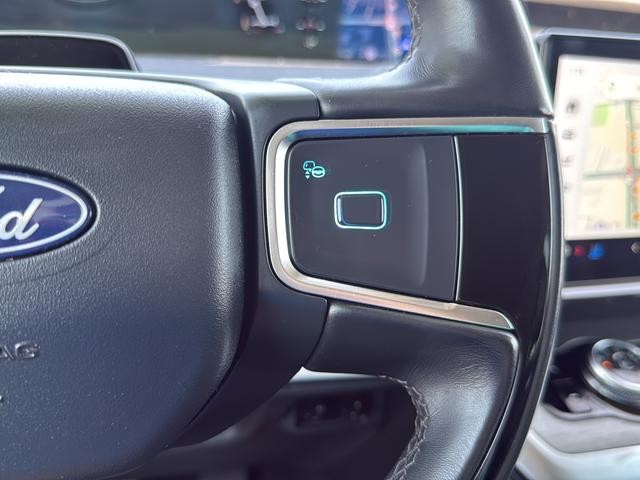 Ford Expedition Max Vehicle Full-screen Gallery Image 38
