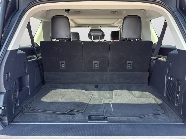 Ford Expedition Max Vehicle Full-screen Gallery Image 39