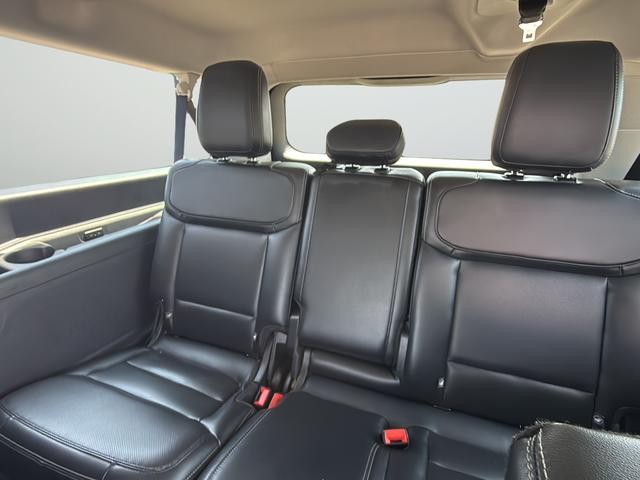 Ford Expedition Max Vehicle Full-screen Gallery Image 40