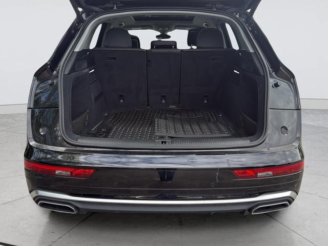 Audi Q5 Vehicle Full-screen Gallery Image 09