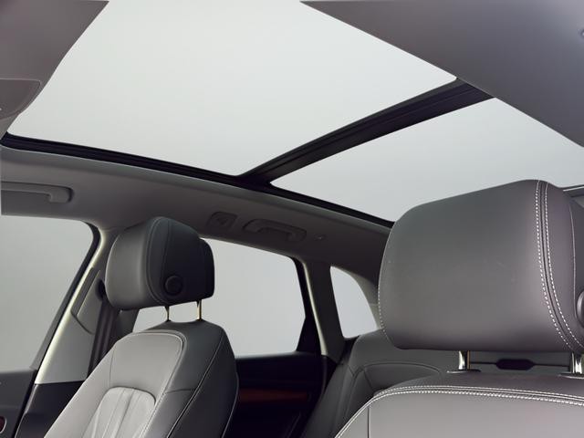 Audi Q5 Vehicle Full-screen Gallery Image 17