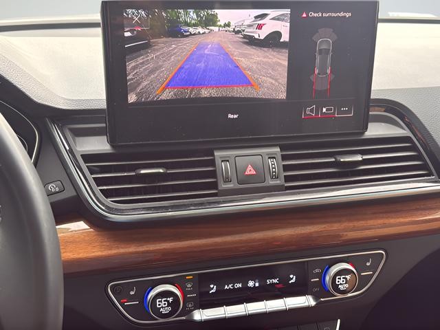 Audi Q5 Vehicle Full-screen Gallery Image 21