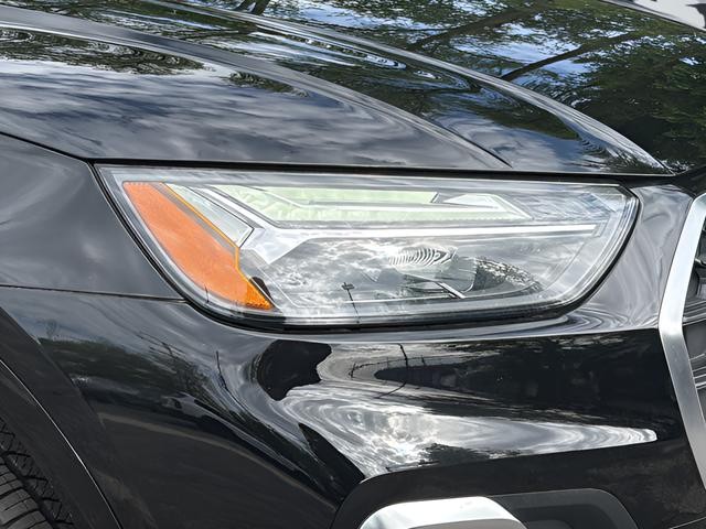Audi Q5 Vehicle Full-screen Gallery Image 25