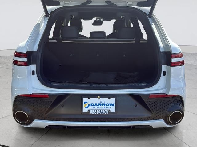 Genesis GV70 Vehicle Full-screen Gallery Image 09