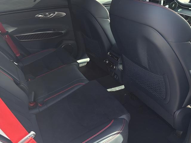 Genesis GV70 Vehicle Full-screen Gallery Image 11