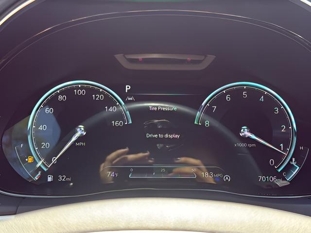 Genesis GV70 Vehicle Full-screen Gallery Image 19