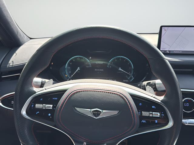 Genesis GV70 Vehicle Full-screen Gallery Image 20