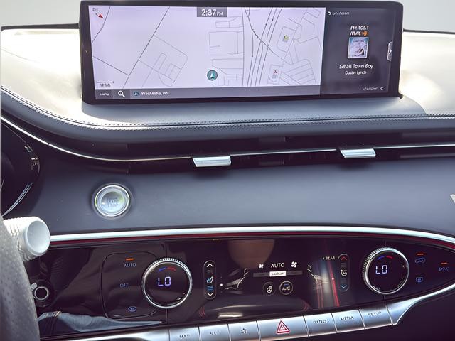Genesis GV70 Vehicle Full-screen Gallery Image 21