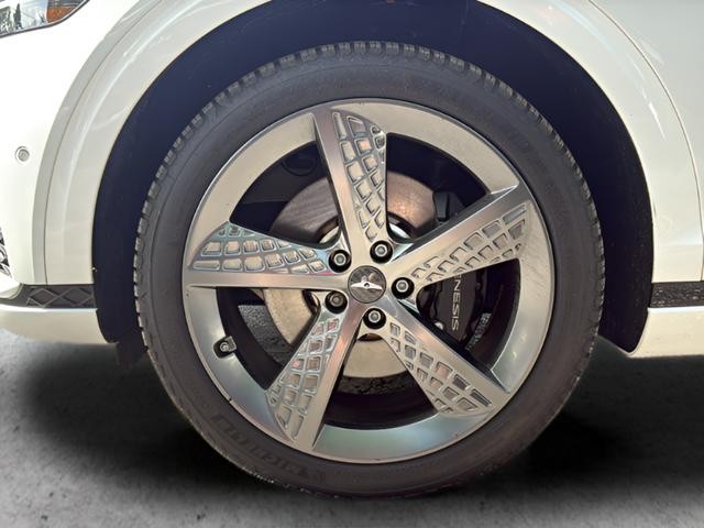 Genesis GV70 Vehicle Full-screen Gallery Image 24