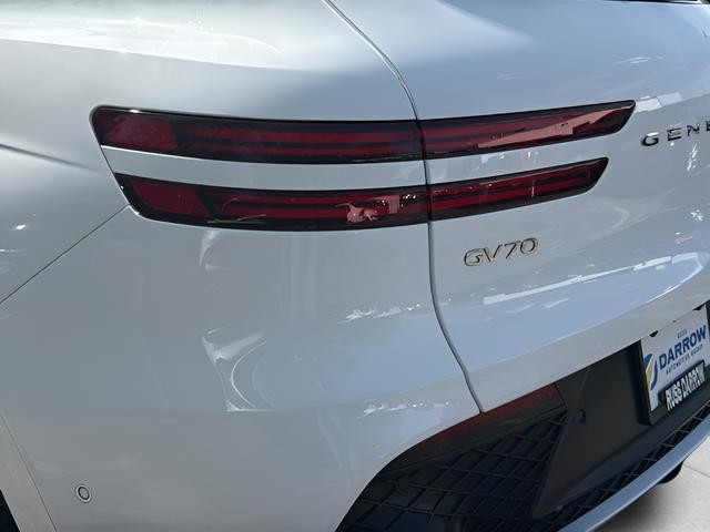 Genesis GV70 Vehicle Full-screen Gallery Image 28