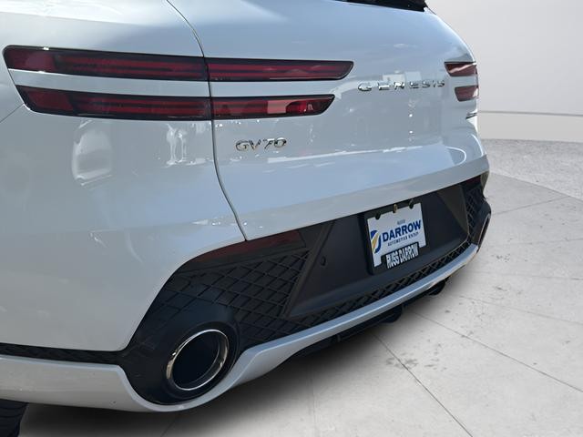 Genesis GV70 Vehicle Full-screen Gallery Image 29