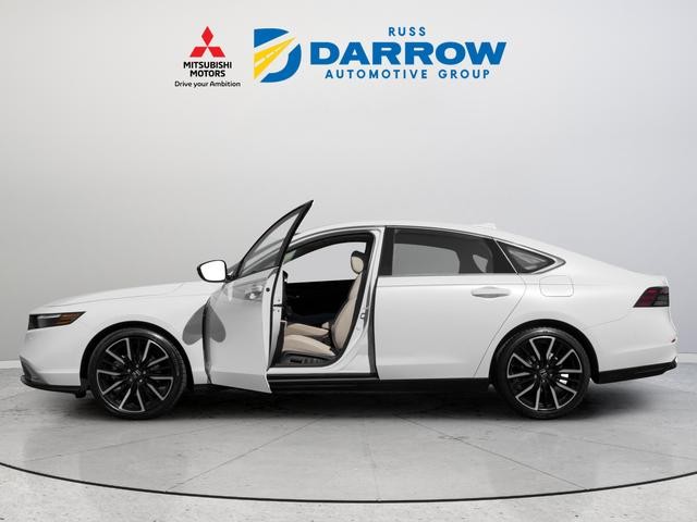 Honda Accord Hybrid Vehicle Full-screen Gallery Image 02