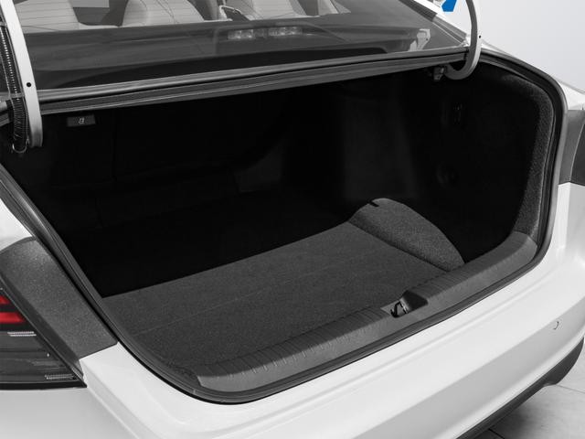 Honda Accord Hybrid Vehicle Full-screen Gallery Image 18