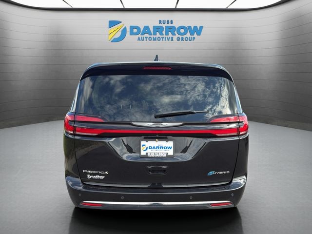 Chrysler Pacifica Vehicle Full-screen Gallery Image 04