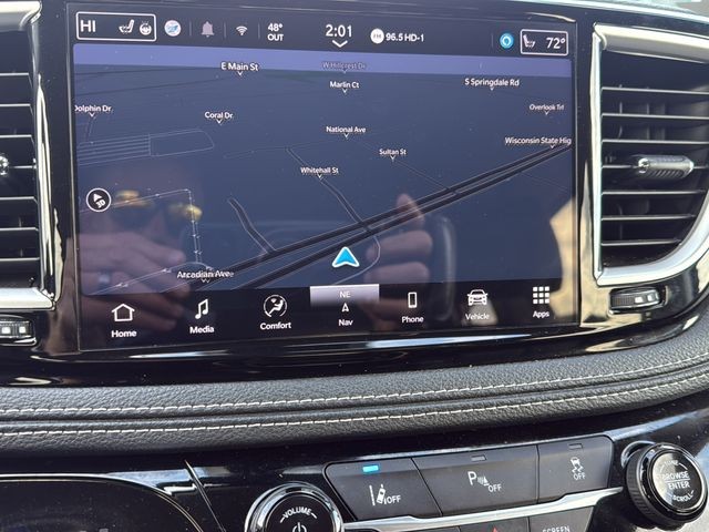 Chrysler Pacifica Vehicle Full-screen Gallery Image 25