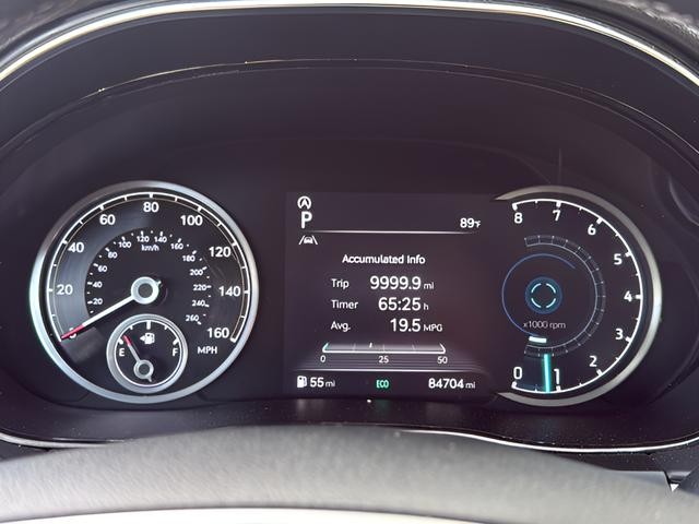 Genesis GV70 Vehicle Full-screen Gallery Image 19