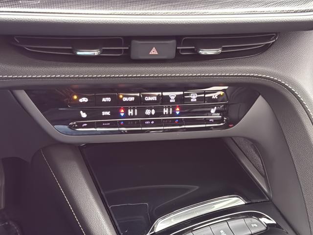Buick Envision Vehicle Full-screen Gallery Image 21
