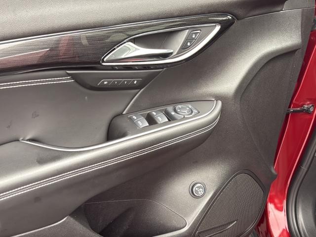 Buick Envision Vehicle Full-screen Gallery Image 34