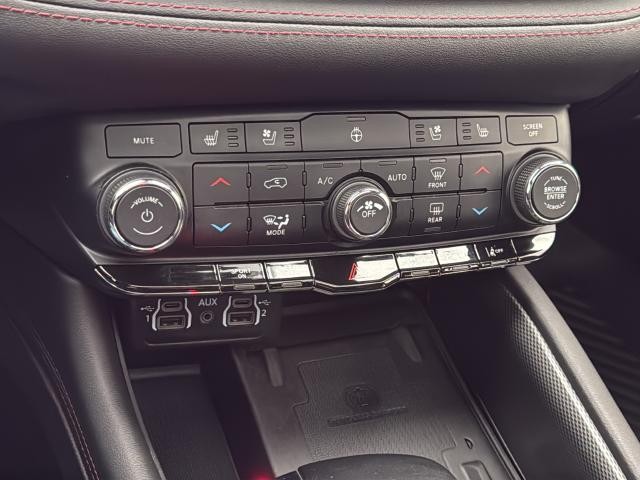 Dodge Durango Vehicle Full-screen Gallery Image 21