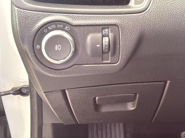 Buick Envision Vehicle Full-screen Gallery Image 28