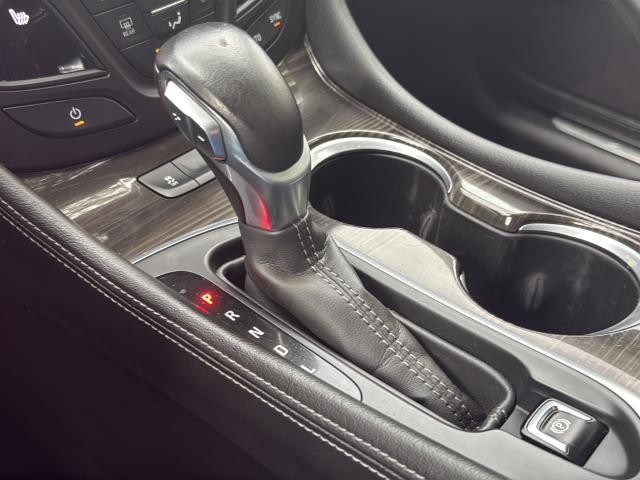 Buick Envision Vehicle Full-screen Gallery Image 39