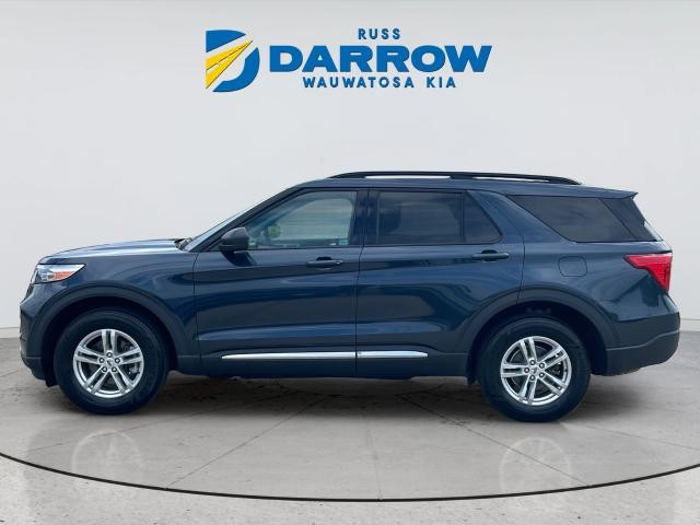 Ford Explorer Vehicle Full-screen Gallery Image 02